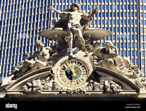 sculpture above grand central terminal